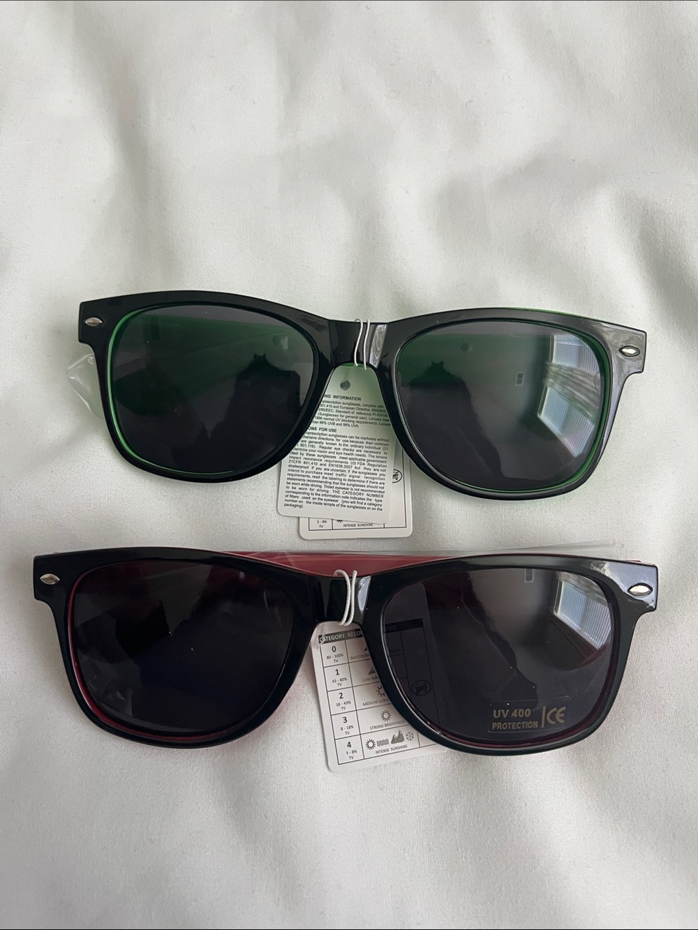 Classic Wayfarer-Style Women's Sunglasses in Green and Red